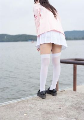 两个人嗟嗟嗟_高清动漫在线观看